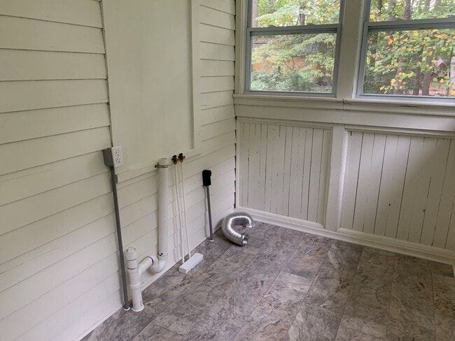 Building Photo - One Story House with Unfinished Basement