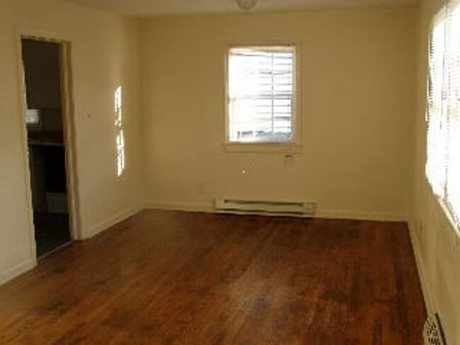 Building Photo - 3 Bedroom House in Fort Hill