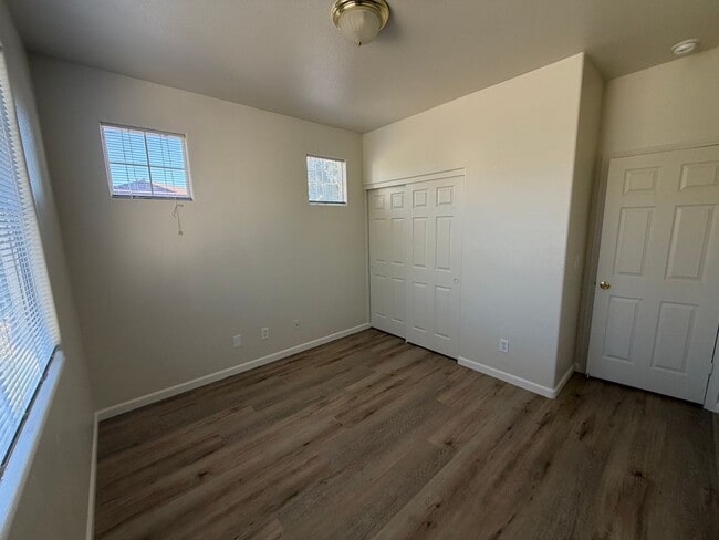 Building Photo - 5910 Sapphire Ridge Ct