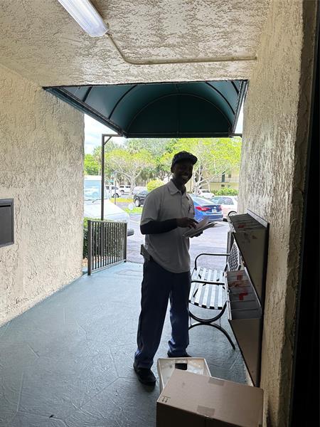 Building Photo - 9080 Lime Bay Blvd