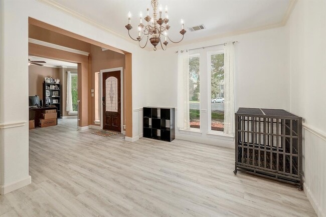 Building Photo - 2129 Clear Lake Pl