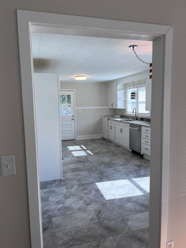 Building Photo - 486 Hope St