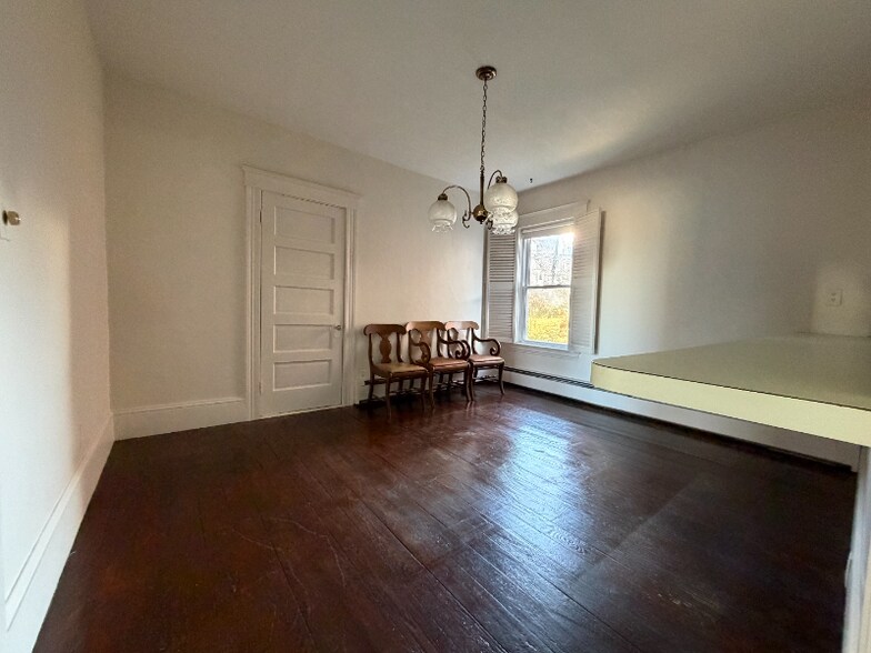 Building Photo - 529 Park Ave