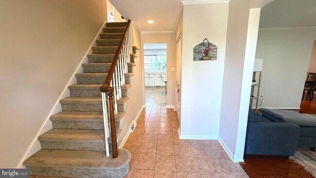 Building Photo - 639 Heather Ln