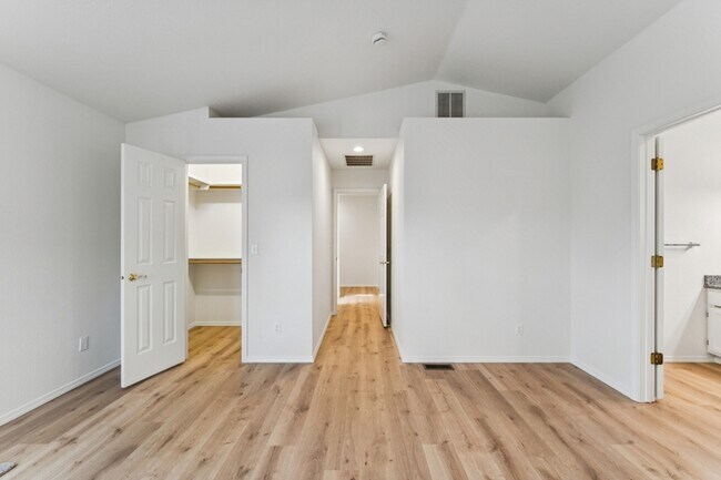 Building Photo - 5360 N Noble Fir Ave
