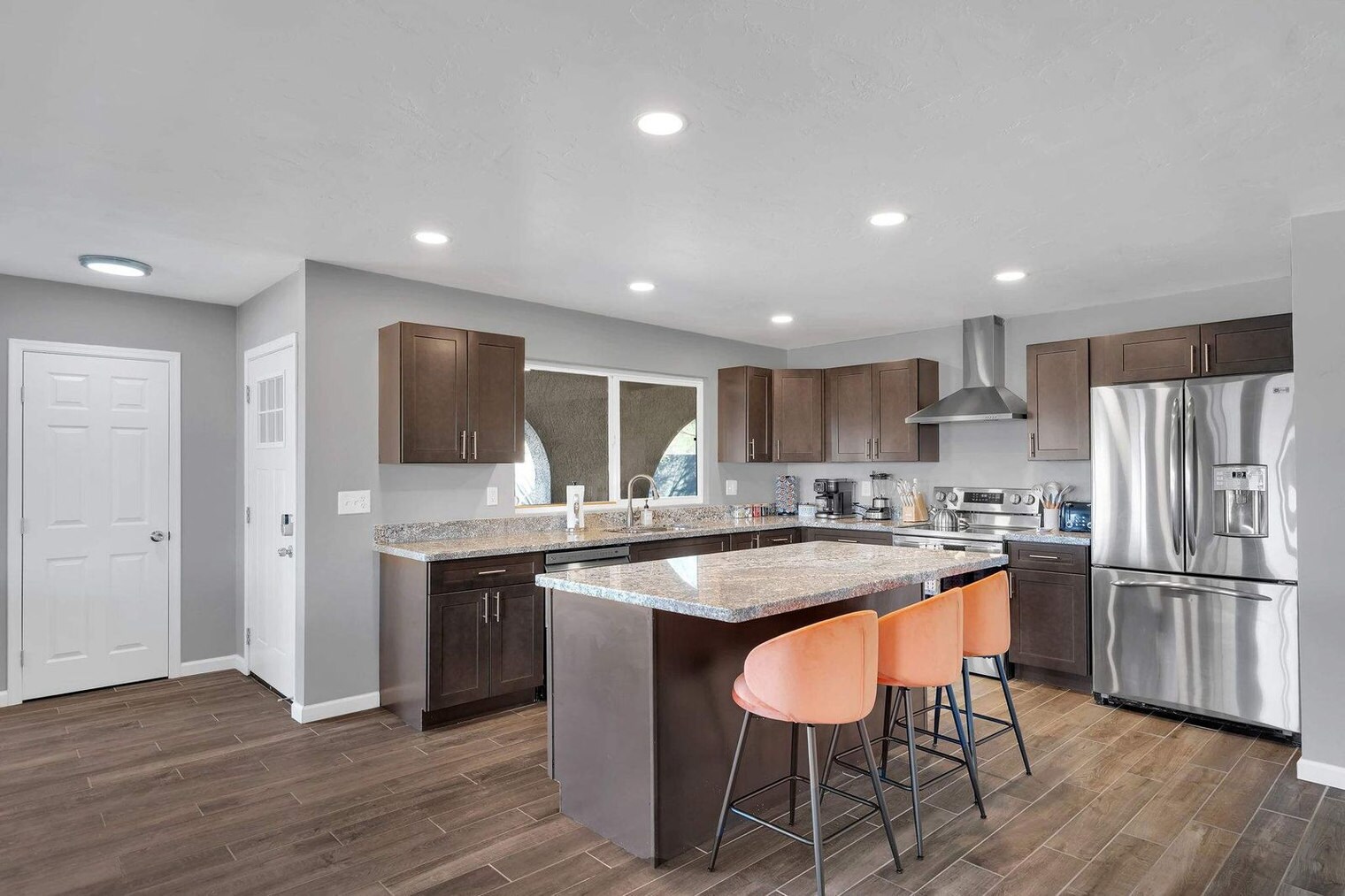 Building Photo - 6240 E River Rd