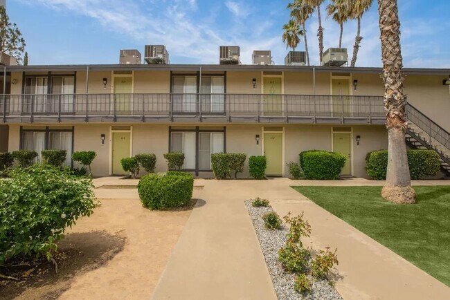 Building Photo - Sierra View