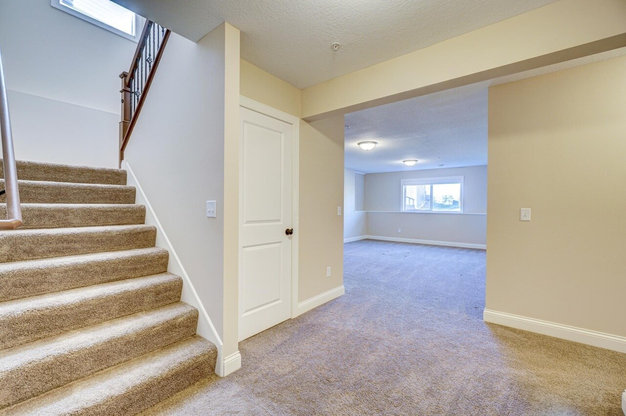 Building Photo - 10889 Retreat Ln