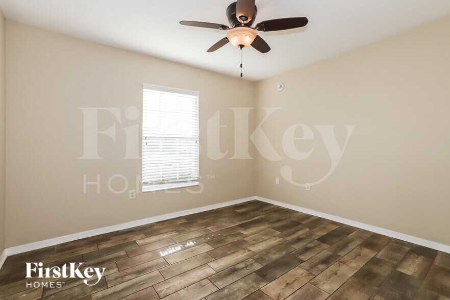 Building Photo - 3668 Sandhill Crane Dr