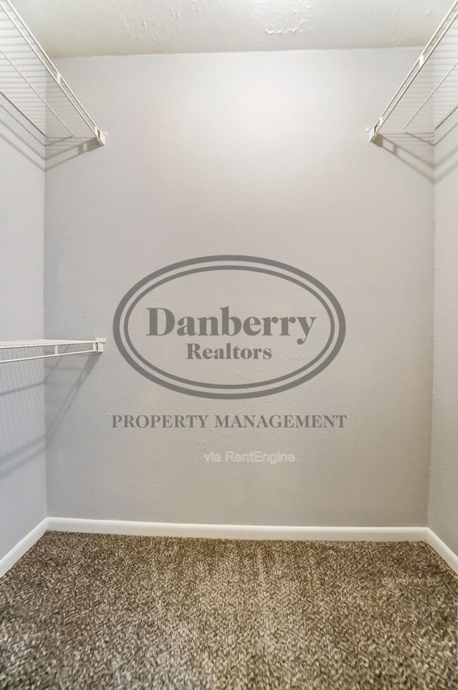 Building Photo - 1103 Searles Rd