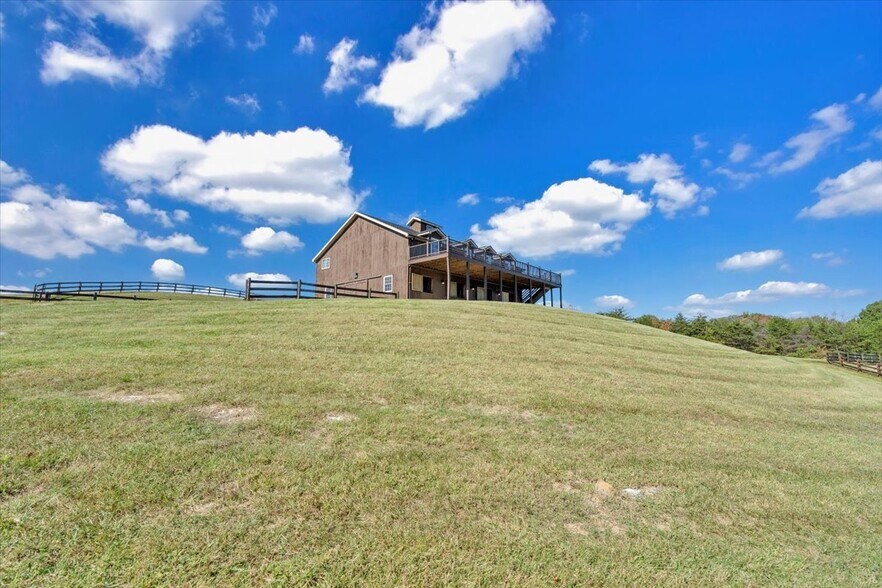 Building Photo - 1180 Longfield Rd