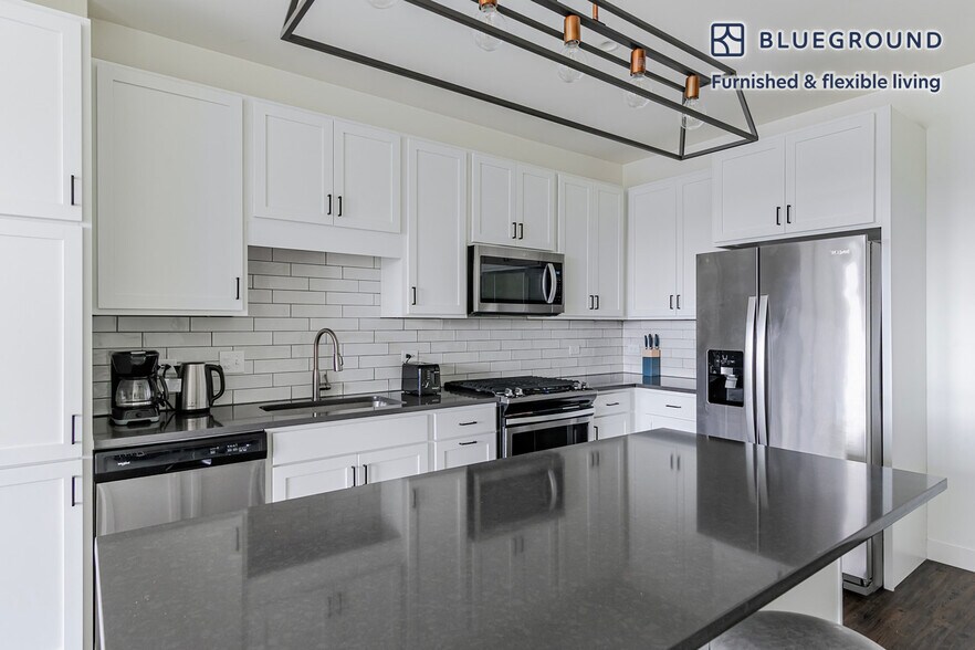 Building Photo - 100 N Addison Ave