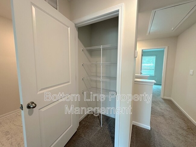 Building Photo - 2129 Allium Dr
