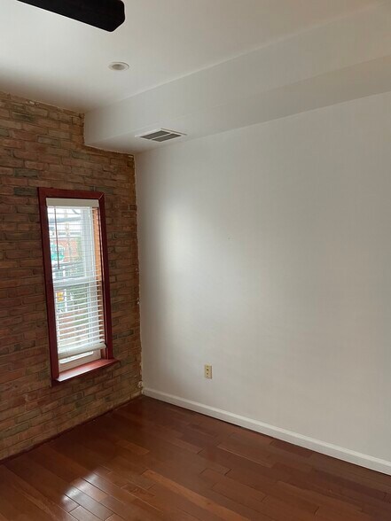 Building Photo - 2541 Grays Ferry Ave