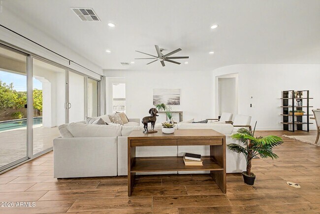 Building Photo - 2083 E Scorpio Pl
