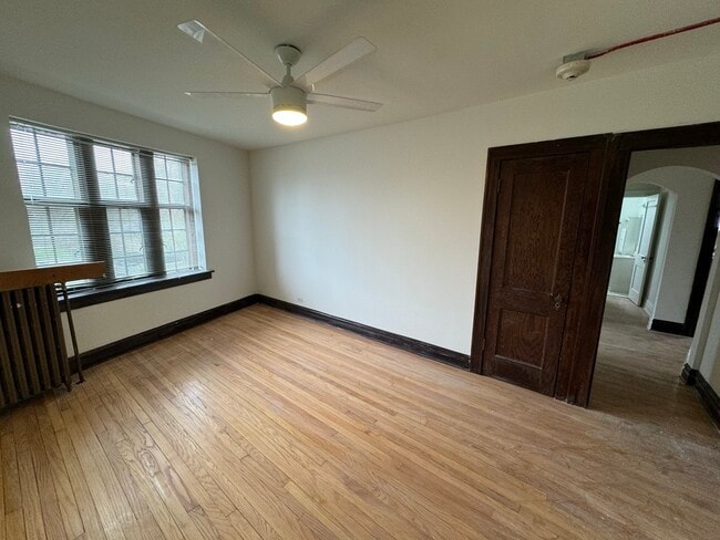 Building Photo - 28W573 Stafford Pl