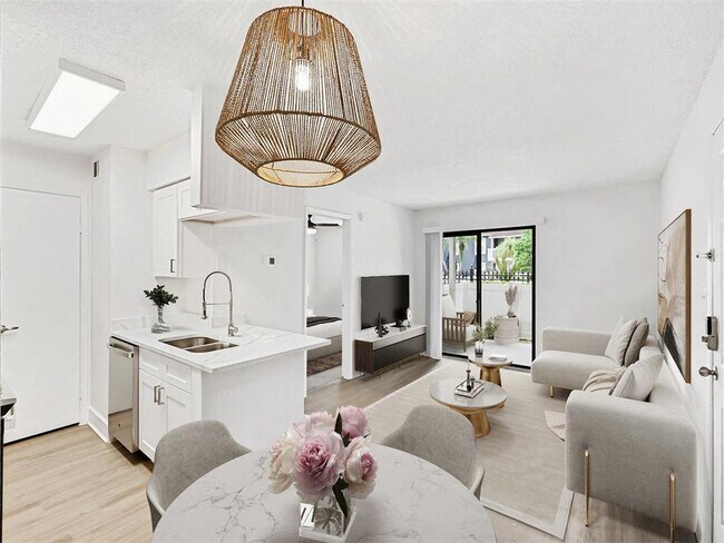 Building Photo - St. James Crossing