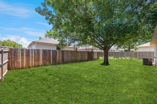 Building Photo - 3933 Parkhaven Dr