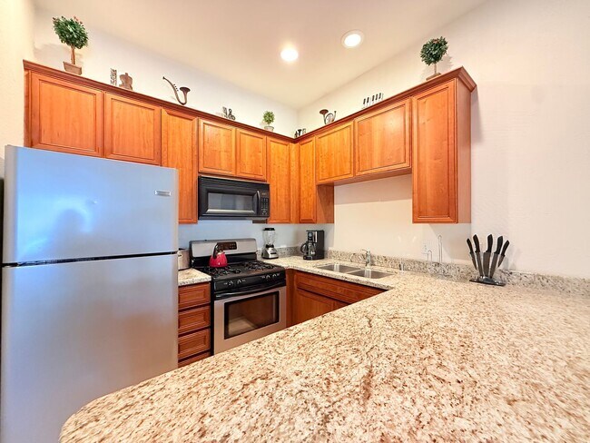 Building Photo - COMING SOON!! 1 Bedroom 1 Bathroom Condo in Casitas Las Rosas in La Quinta