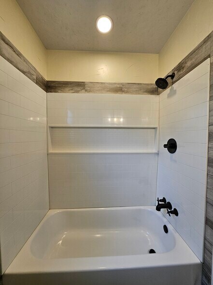 Building Photo - 6569 Graf Dr