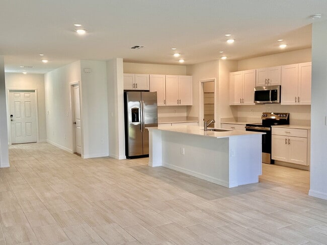 Building Photo - 8406 Blue Wave Ln E