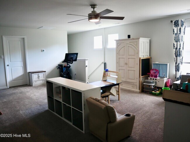 Building Photo - 404 Willet Ct