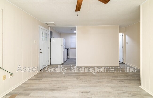 Building Photo - 219 Highland Ave