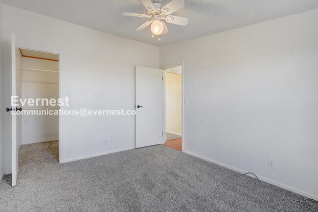 Building Photo - 1385 Antelope Dr