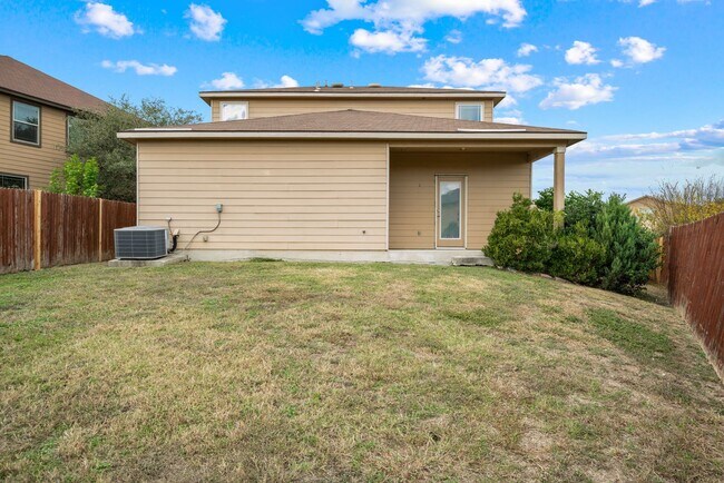 Building Photo - 4 Bedroom/2.5 Bath Mustang Valley Subdivision