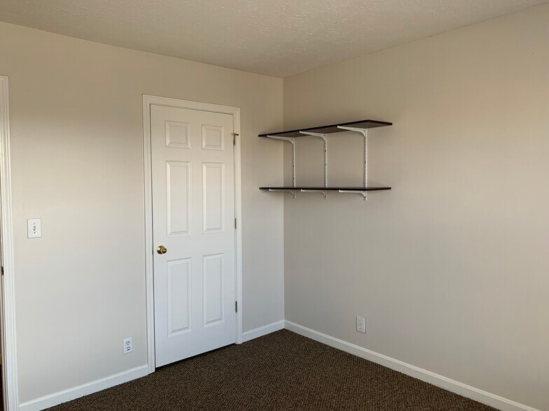 Building Photo - 4201 Bridlepath Pl