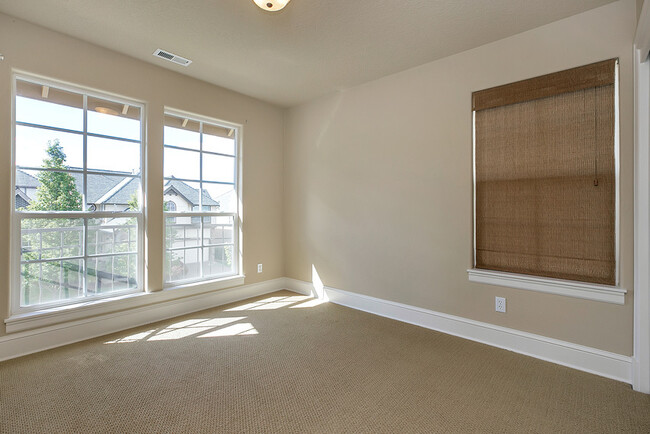 Building Photo - 12649 NW Bayonne Ln