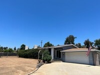 Building Photo - RURAL CHARM ON TOP OF THE HILLS IN VISTA