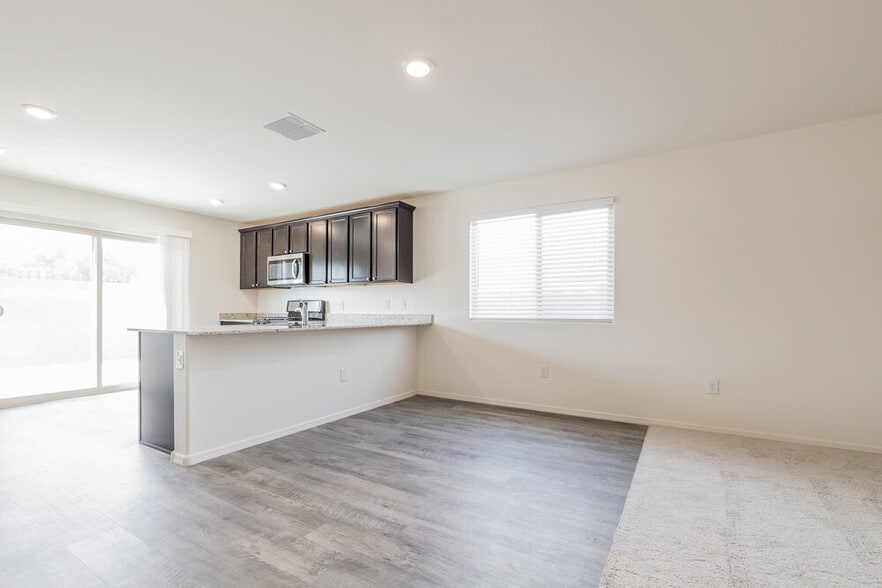 Building Photo - 12549 W Red Orchid St