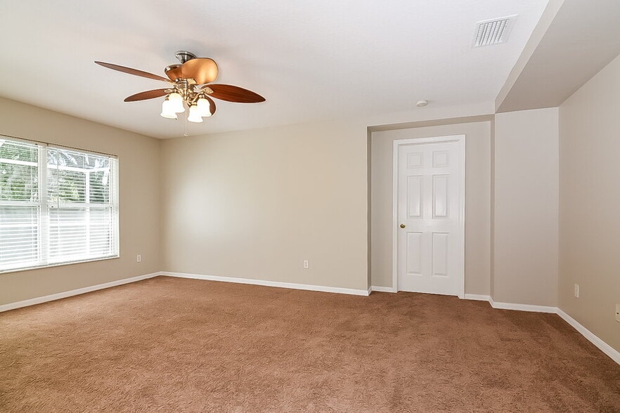 Building Photo - 406 Chimney Rock Dr