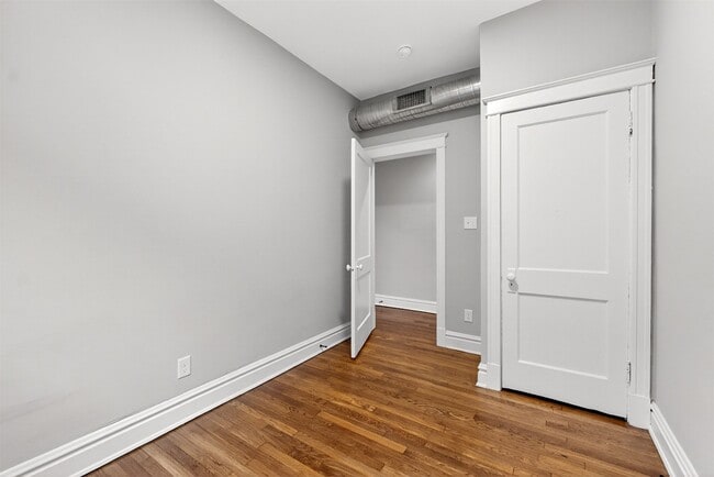 Building Photo - 6432 Alamo Ave