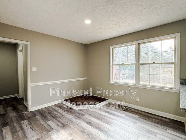 Building Photo - 1213 Strickland Bridge Rd