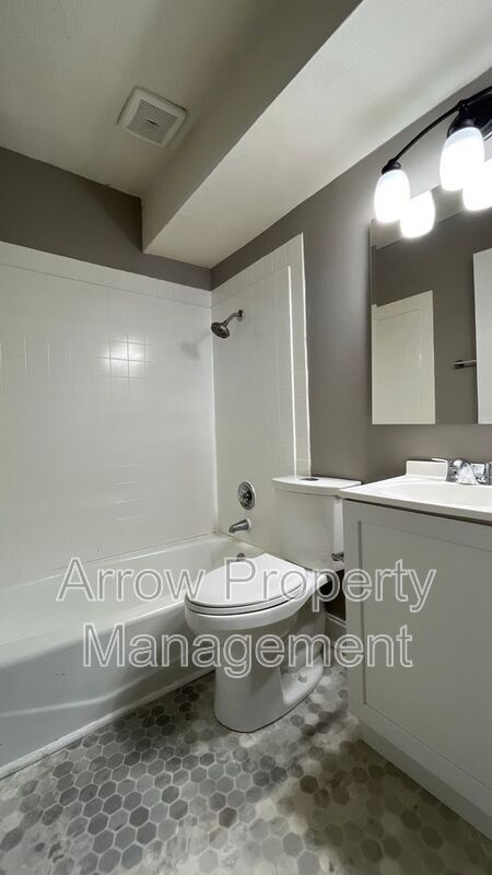 Building Photo - 1215 E Street-8