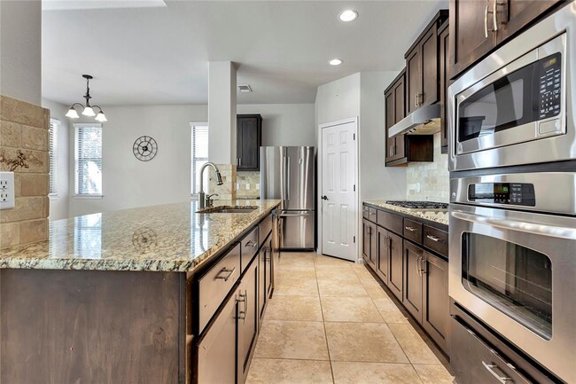 Building Photo - 209 Highland Horizon