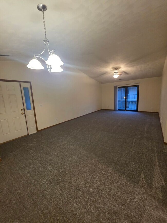 Building Photo - 515 Bienterra Trail