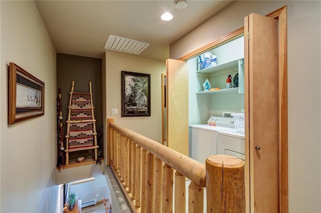 Building Photo - 120 Mountain Vista Ln