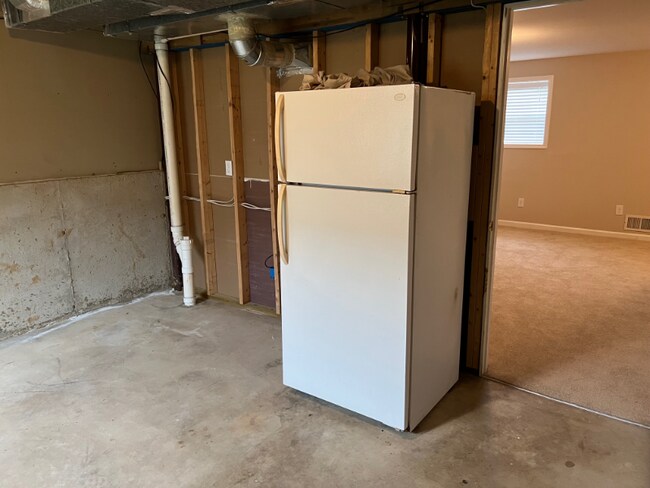 Building Photo - 408 Naughty Ln
