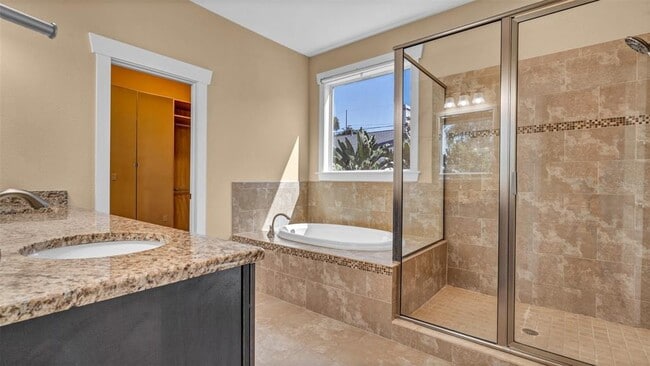 Building Photo - 3702 W Tacon St