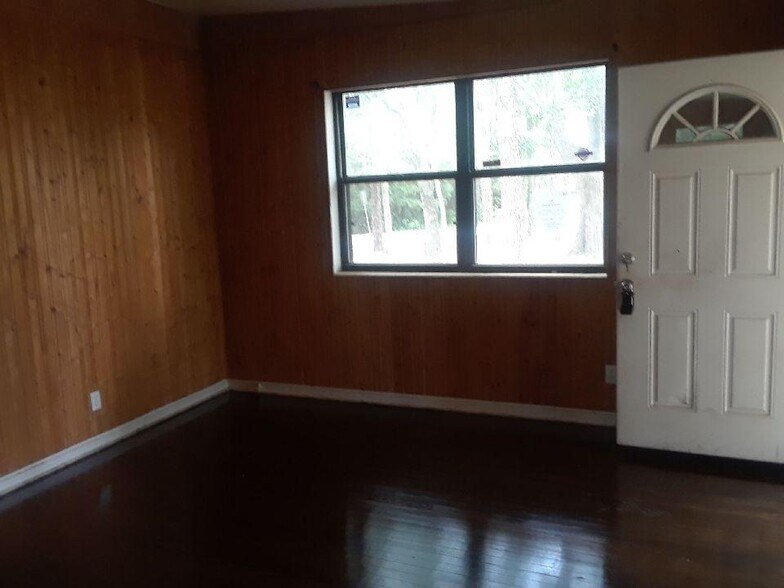 Living Room - 2520 Ribault Scenic Dr