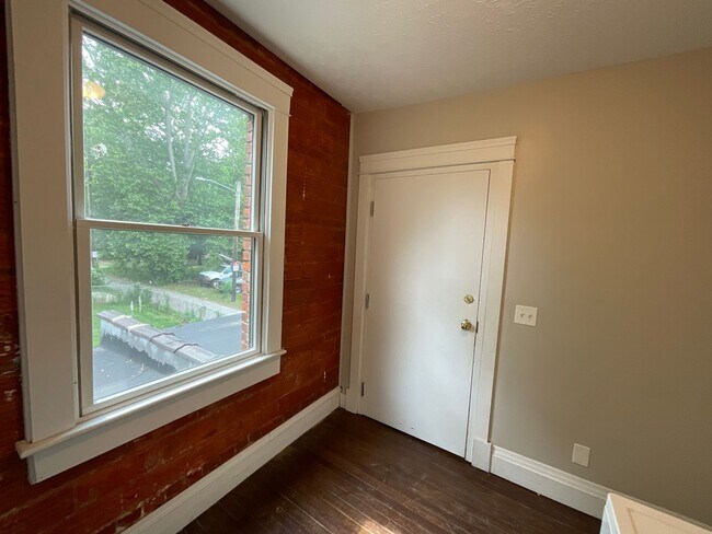 Building Photo - 2082 West 95th Street