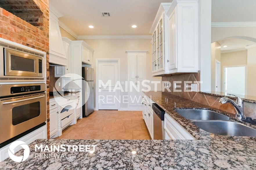 Building Photo - 4604 NW 162nd Ct