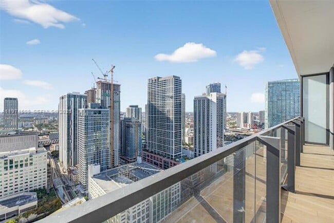 Building Photo - 398 NE 5th St