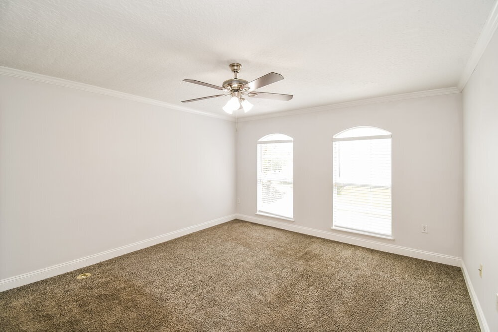 Building Photo - 11894 Lake Bend Cir