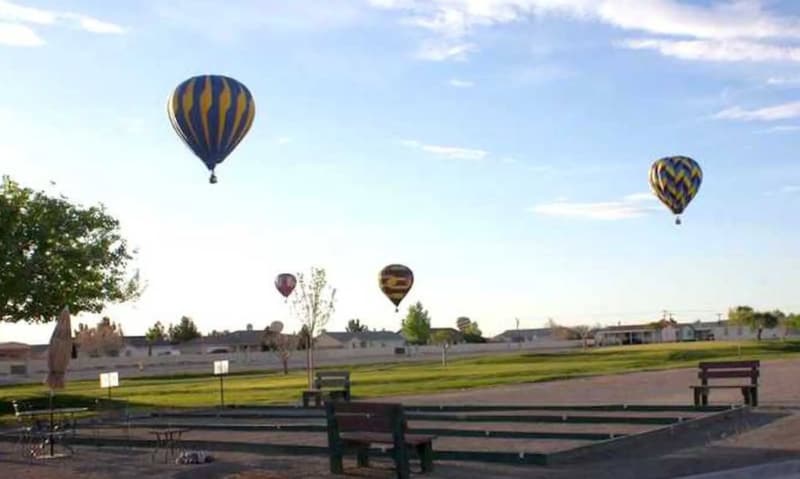 Building Photo - 960 Montecito Dr