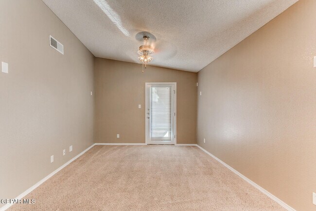 Building Photo - 3289 Emerald Point Dr