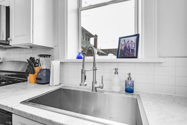 Building Photo - 1187 S High St